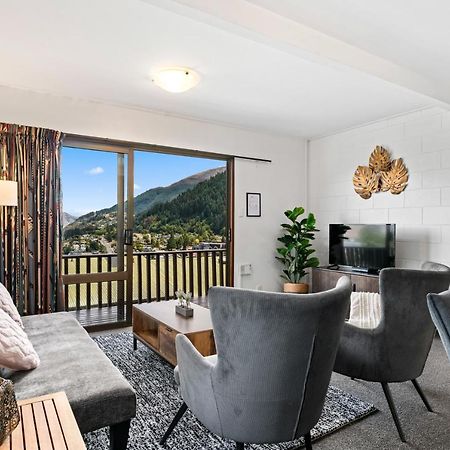 Town Centre Location With Stunning View - Unit 8 Apartment Queenstown Bagian luar foto