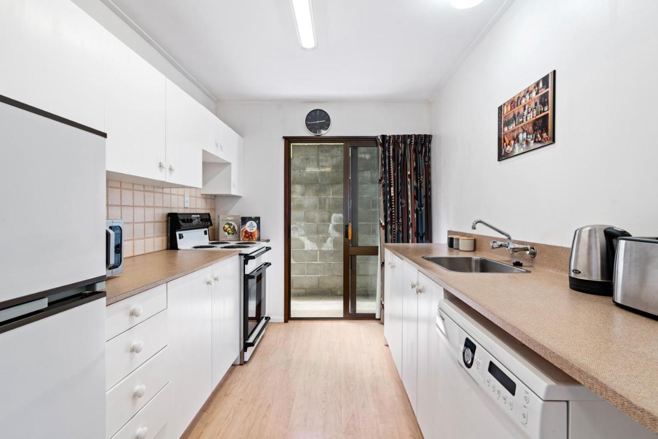 Town Centre Location With Stunning View - Unit 8 Apartment Queenstown Bagian luar foto
