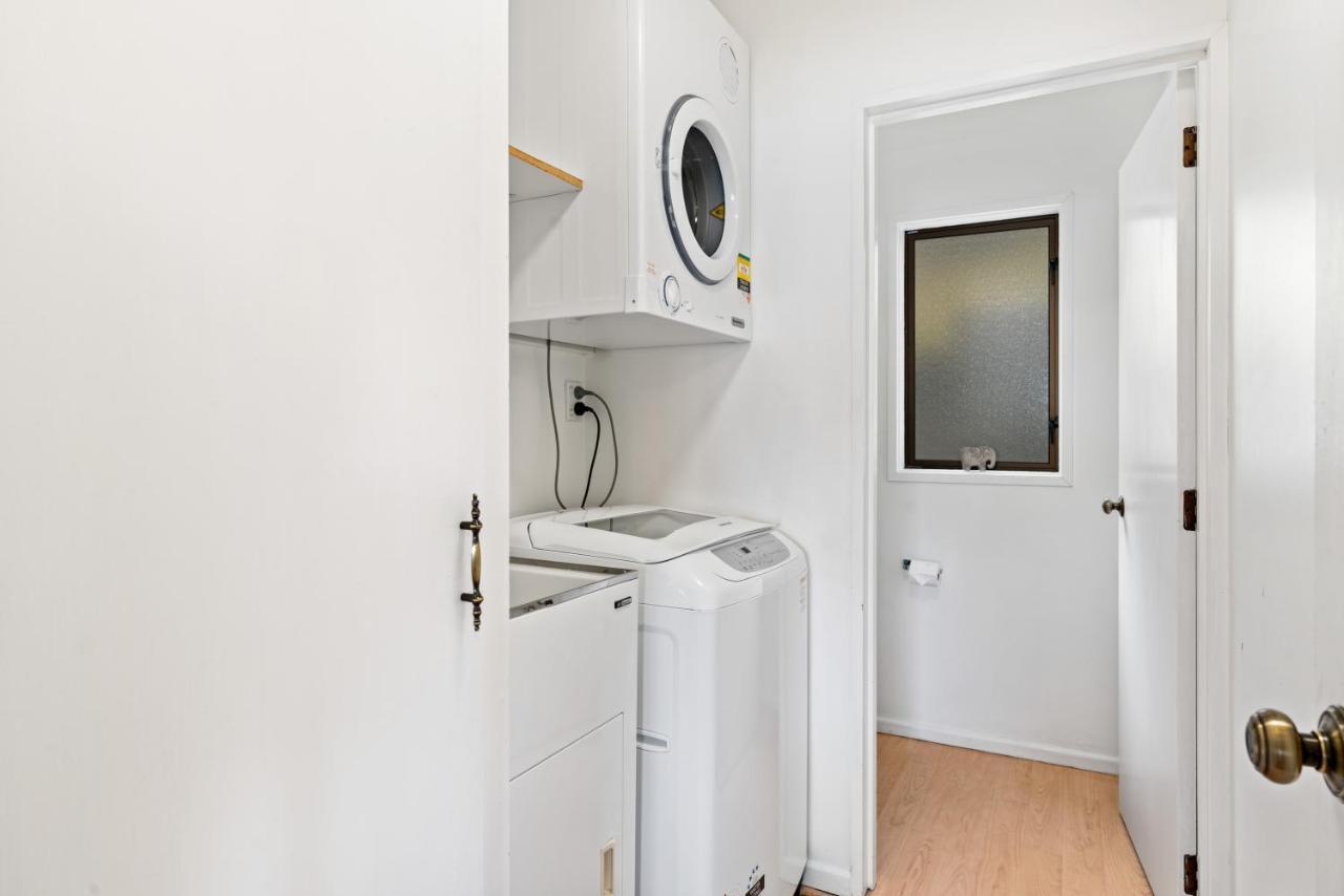 Town Centre Location With Stunning View - Unit 8 Apartment Queenstown Bagian luar foto