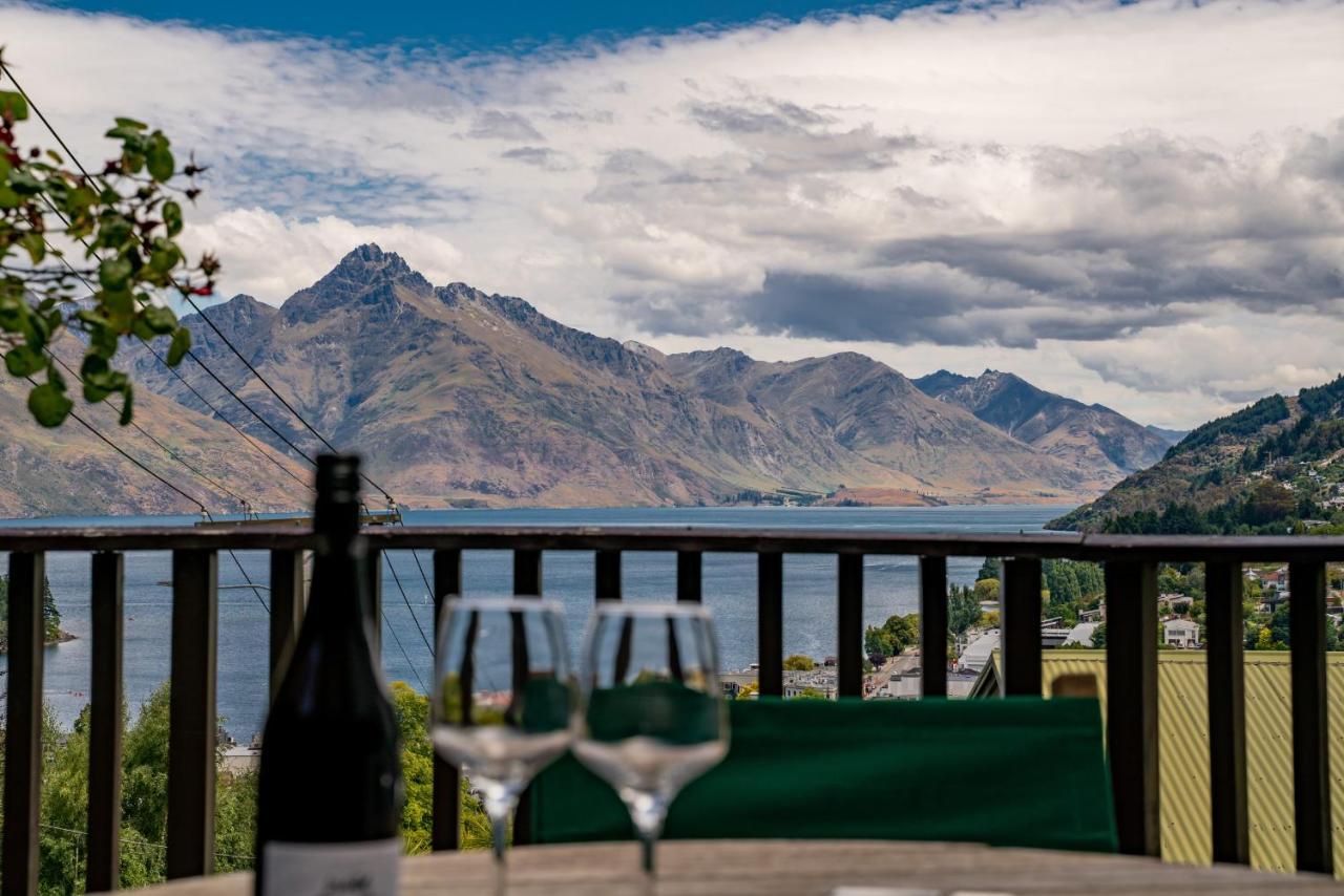 Town Centre Location With Stunning View - Unit 8 Apartment Queenstown Bagian luar foto