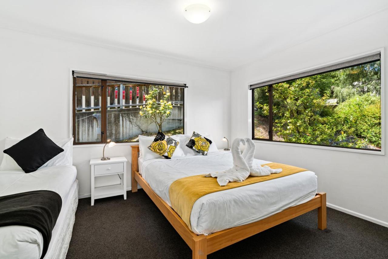Town Centre Location With Stunning View - Unit 8 Apartment Queenstown Bagian luar foto