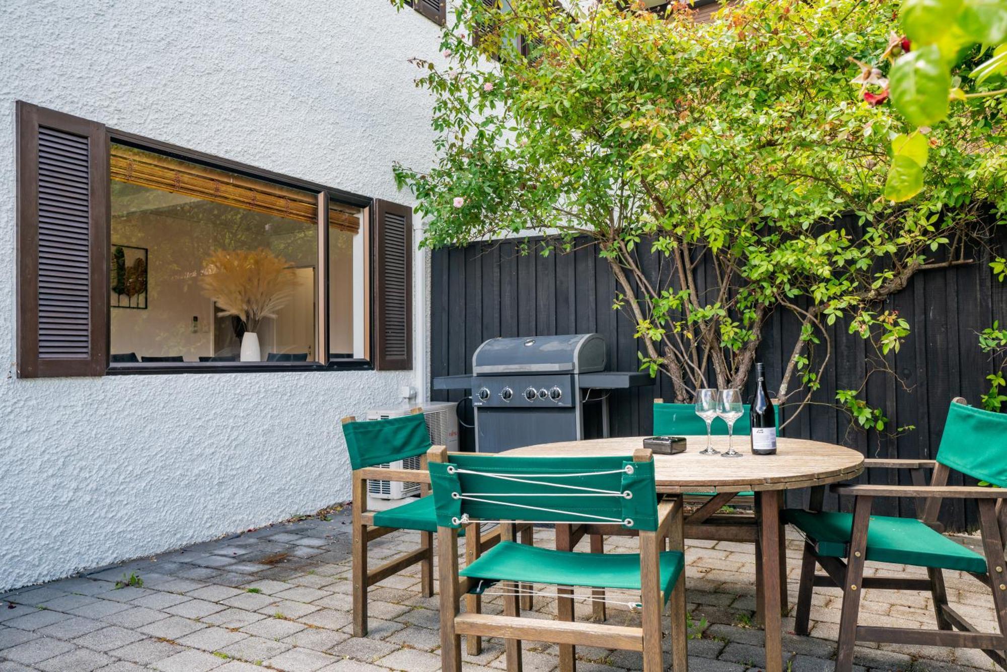 Town Centre Location With Stunning View - Unit 8 Apartment Queenstown Bagian luar foto